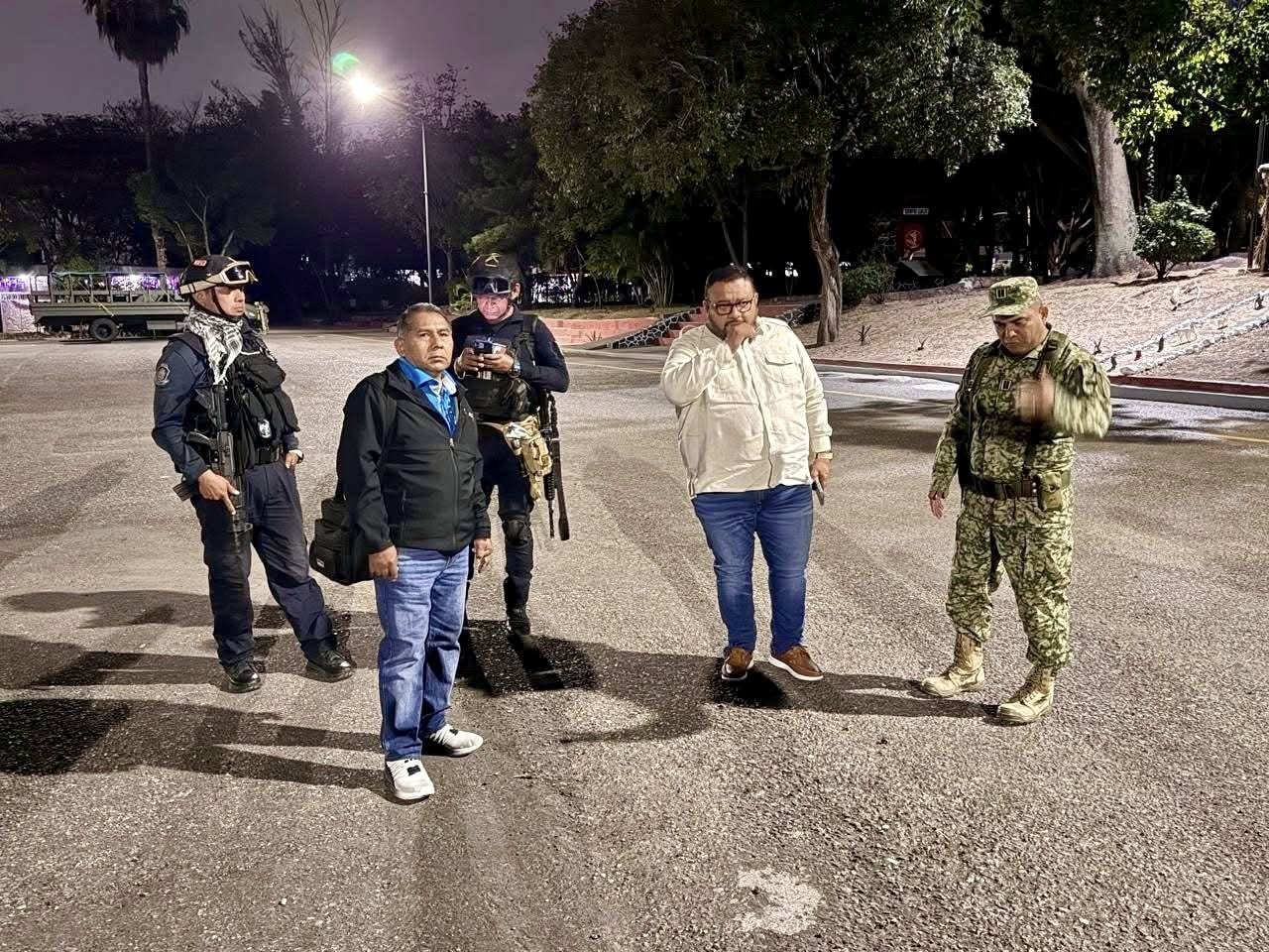 En representación de la Comisión de los Derechos Humanos del Estado de Guerrero (CDHEG), el Segundo Visitador General, Mtro. Fernando Esteban Ramírez, participó en el recorrido institucional institucional en la comunidad de San Pedro Huitzapula Norte, en el municipio de Atlixtac, como parte de las acciones interinstitucionales para fortalecer la seguridad y la gobernabilidad en la región. 